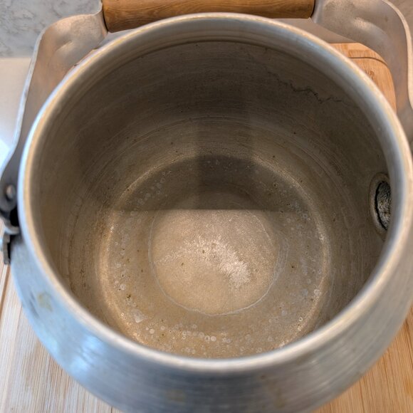 Vintage Aluminum Teapot - TT 27TM - Retro Cuisine Decoration - Picture 8 of 16